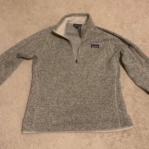 Patagonia 1/4 zip.  No flaws.